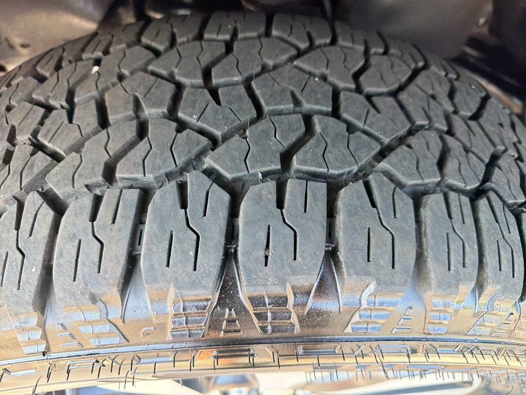 Used 2016 Toyota Tundra Limited w/ Tundra Package #1 AWD/4WD image 12