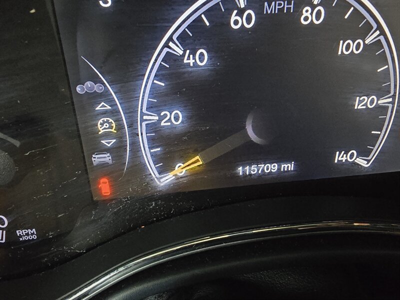 Used 2018 Jeep Grand Cherokee Altitude AWD/4WD image 27