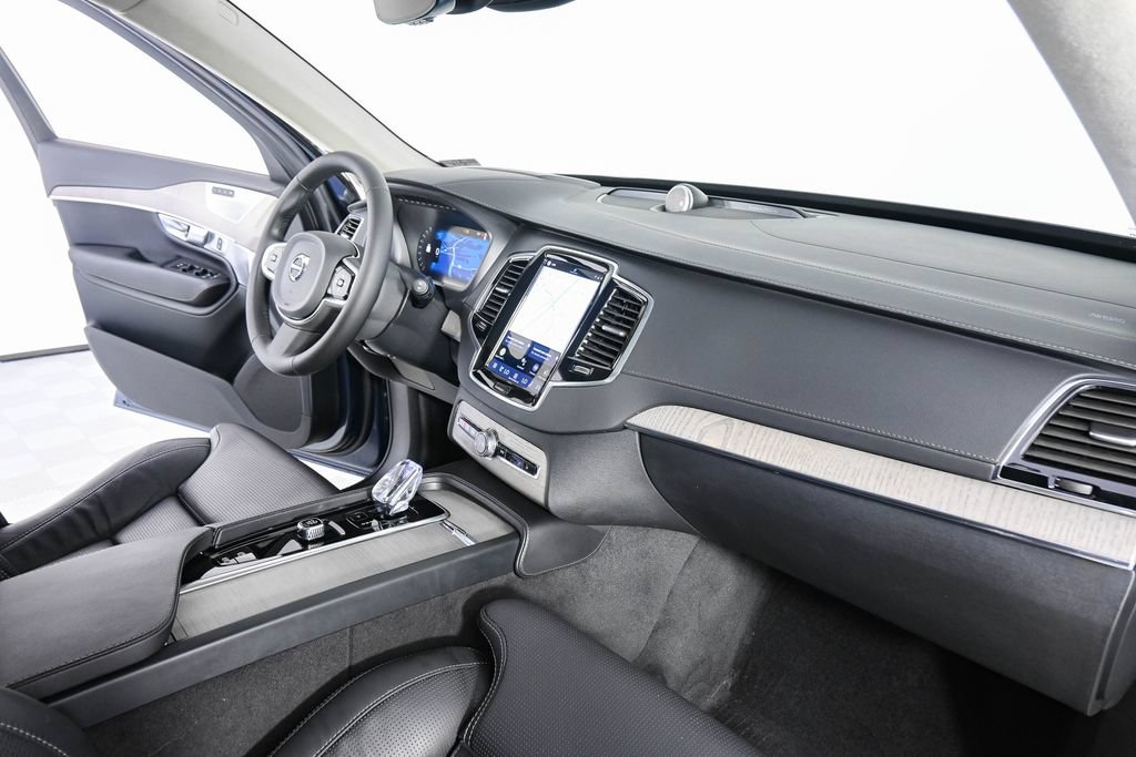 Certified 2024 Volvo XC90 T8 Ultimate w/ Lounge Package AWD/4WD image 27