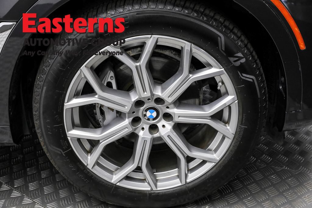 Used 2022 BMW X7 xDrive40i w/ Premium Package AWD/4WD image 29