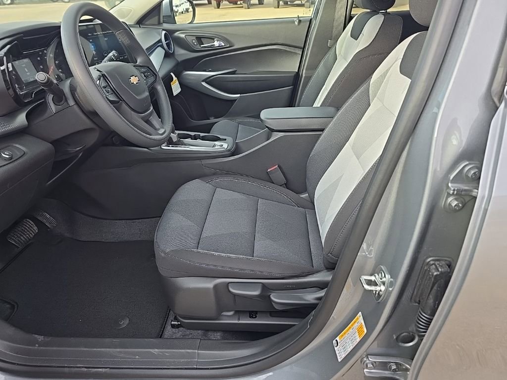 New 2026 Chevrolet Trax LS w/ LS Convenience Package image 8