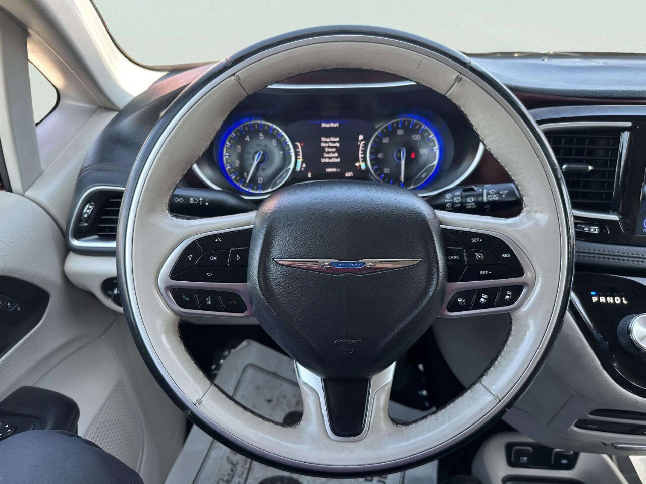 Used 2017 Chrysler Pacifica Limited w/ UConnect Theater Package image 25