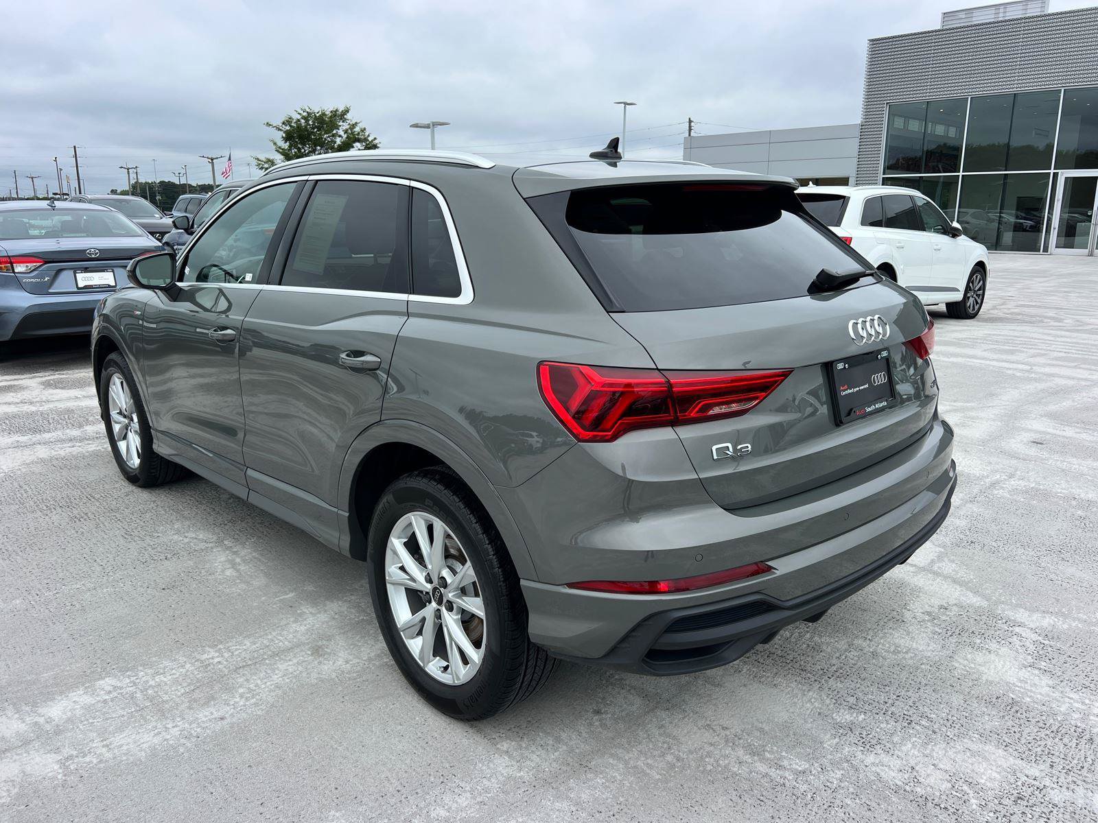 Certified 2025 Audi Q3 2.0T Premium Plus w/ Premium Plus Package AWD/4WD image 7