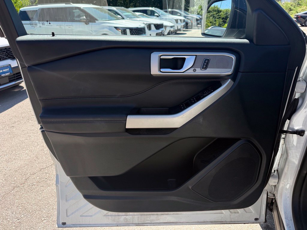 Used 2024 Ford Explorer XLT w/ Equipment Group 202A AWD/4WD image 8