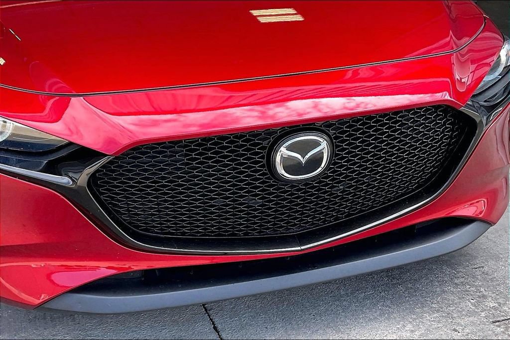 Used 2020 MAZDA MAZDA3 Hatchback w/ Premium Package FWD image 30