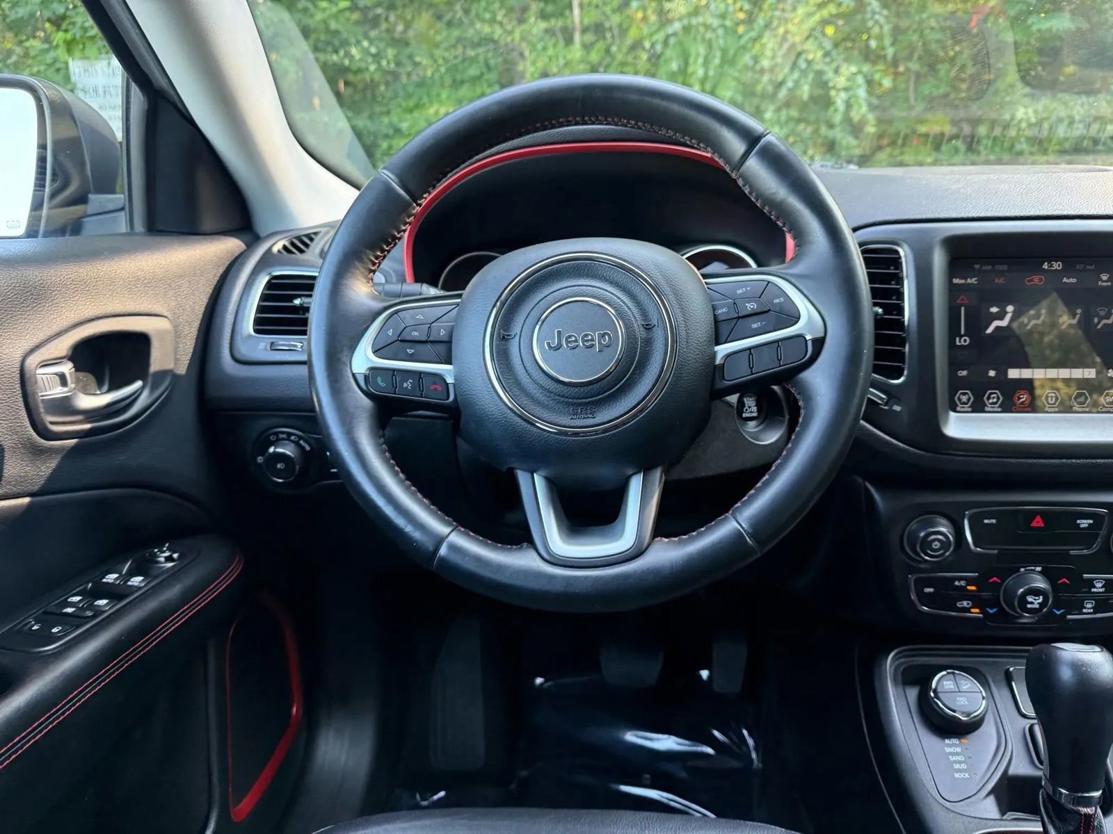 Used 2018 Jeep Compass Trailhawk AWD/4WD image 31