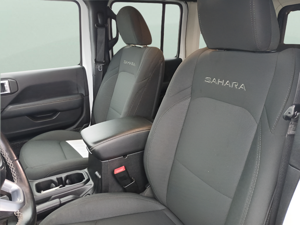 Used 2020 Jeep Wrangler Unlimited Sahara w/ Uconnect 4C Nav & Sound Group AWD/4WD image 15