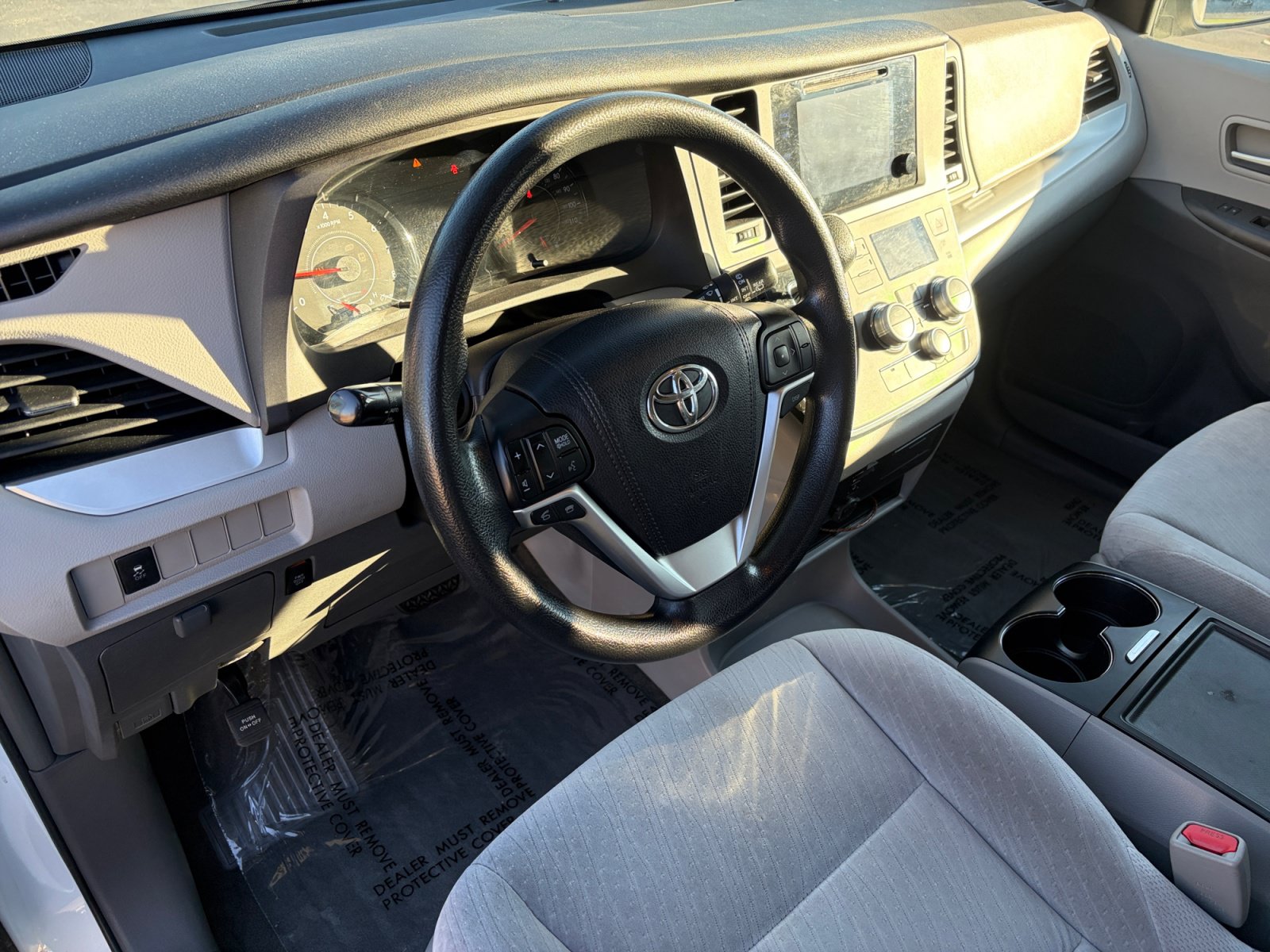 Used 2017 Toyota Sienna LE FWD image 10