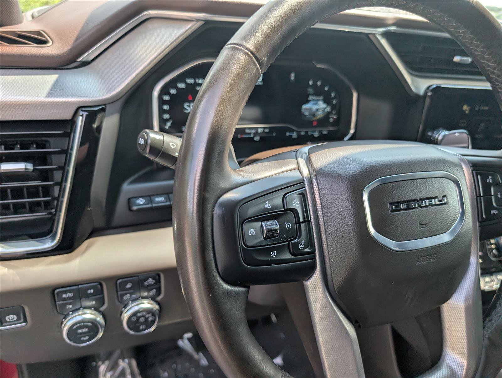 Used 2024 GMC Sierra 1500 Denali w/ Technology Package AWD/4WD image 24