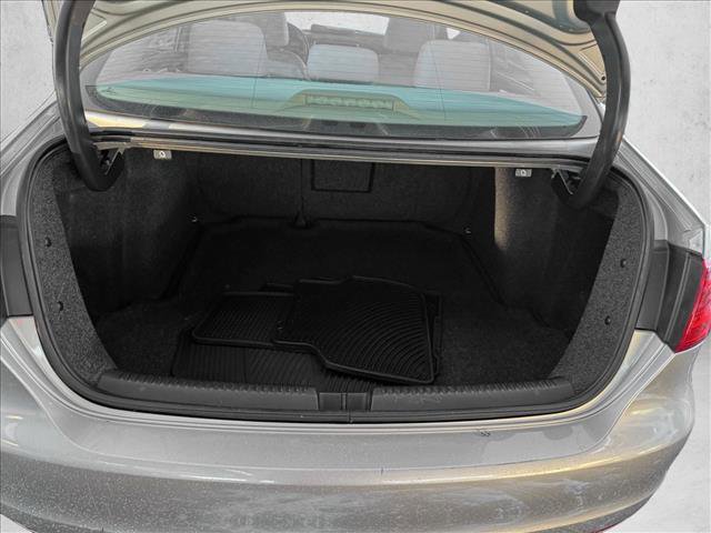 Used 2013 Volkswagen Jetta SE image 8