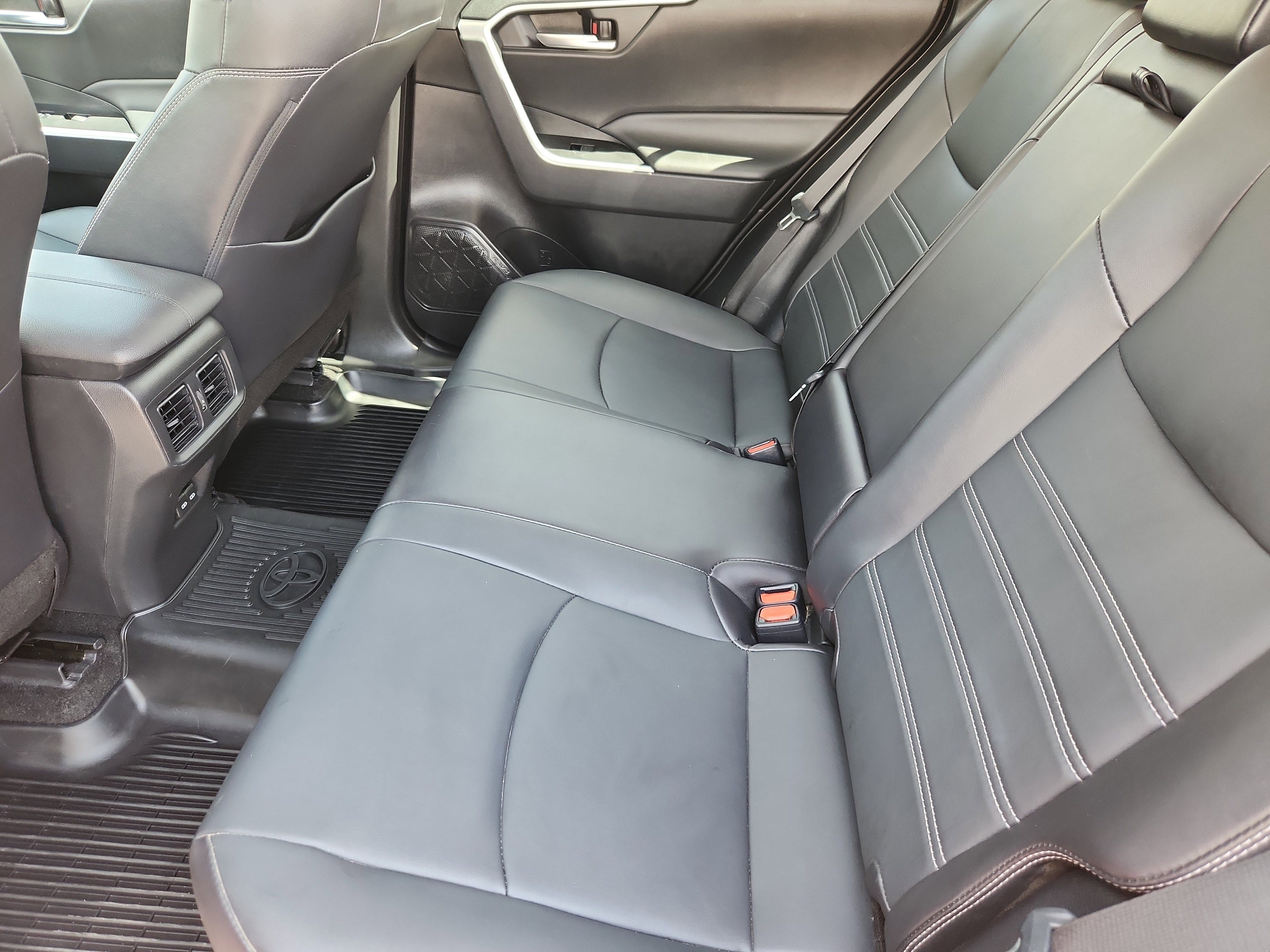 Used 2024 Toyota RAV4 XLE Premium FWD image 12