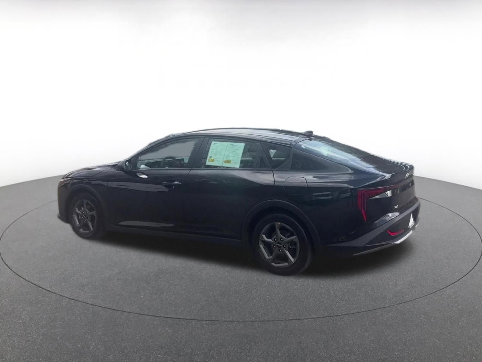 Used 2025 Kia K4 LXS image 9