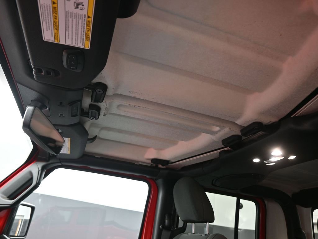 Used 2023 Jeep Gladiator Overland image 2