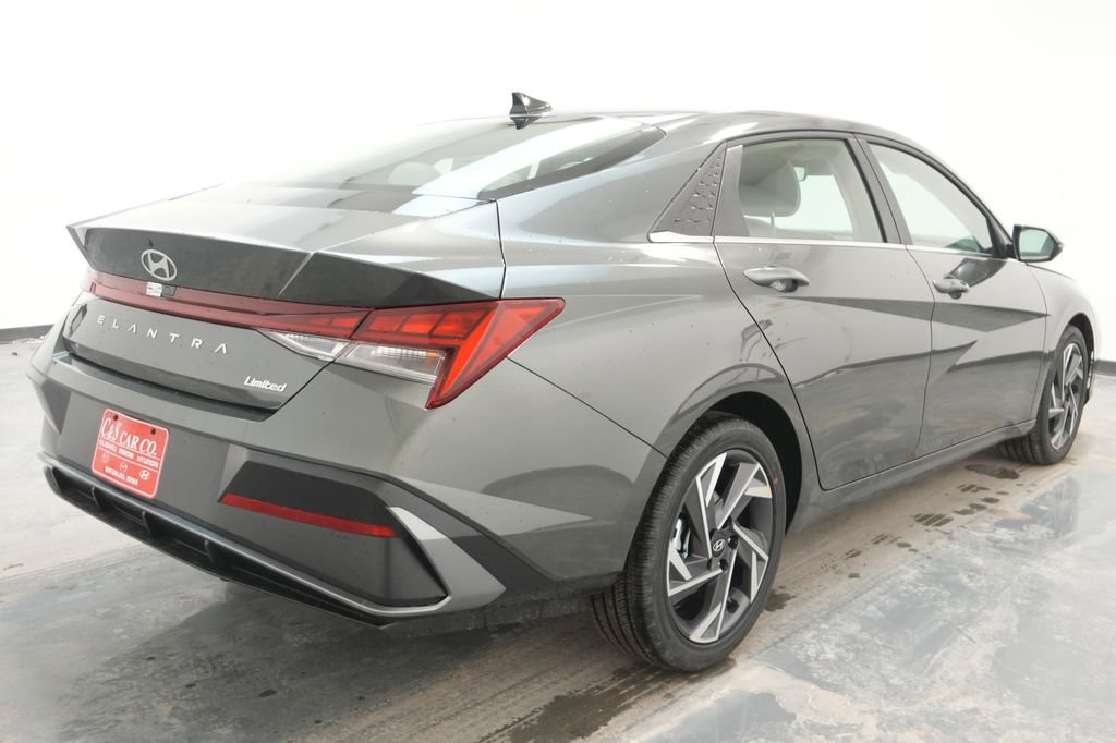 New 2026 Hyundai Elantra Limited image 9