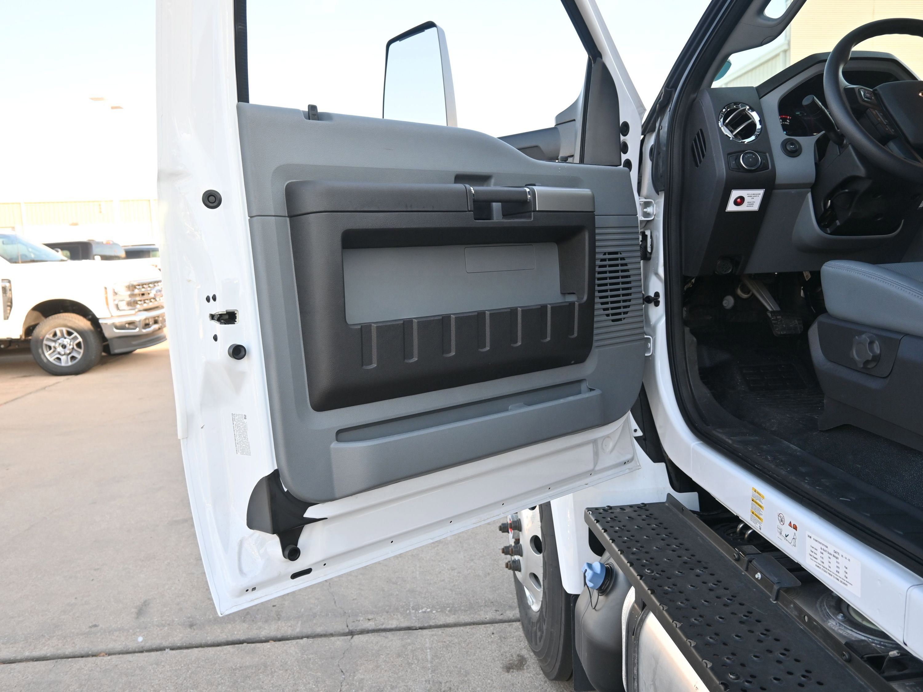 New 2026 Ford F750 2WD SuperCab Super Duty image 25