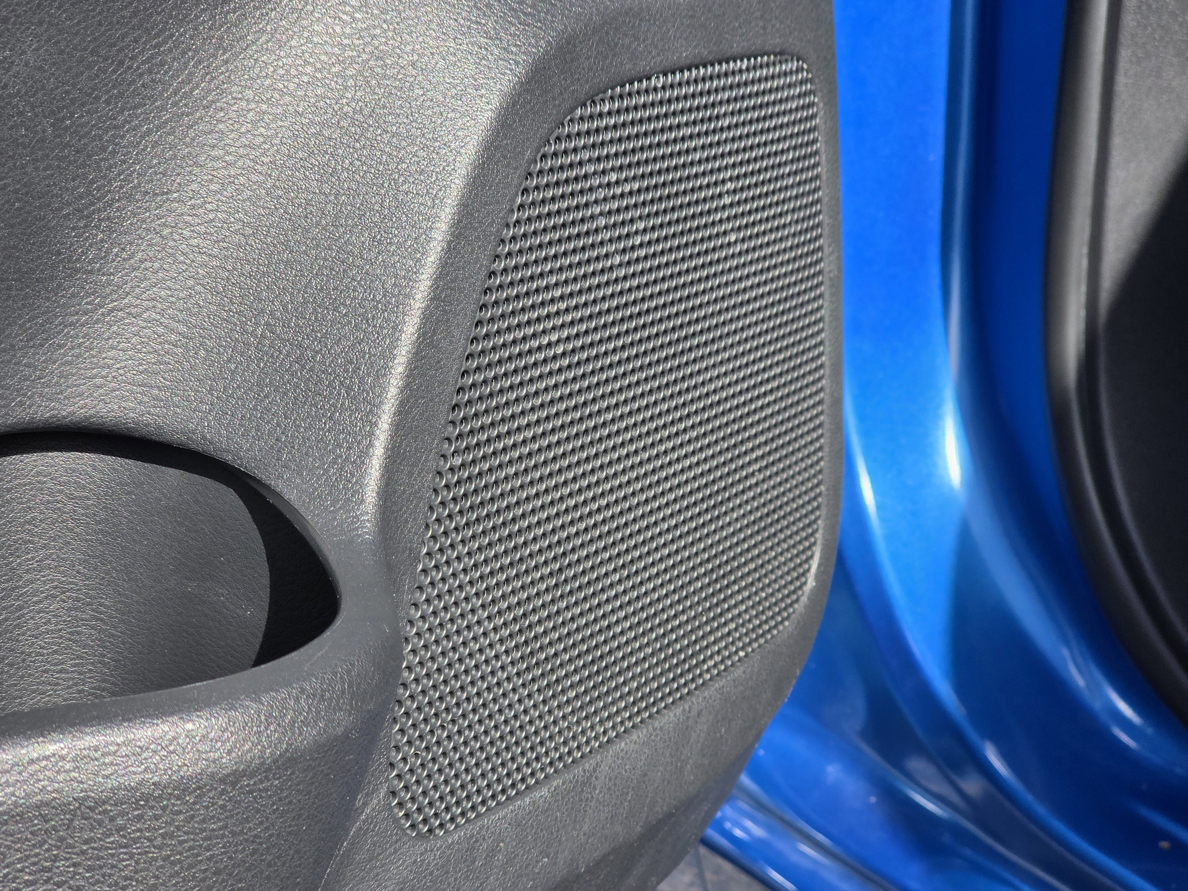 Used 2020 Nissan Versa SR w/ Convenience Package image 16