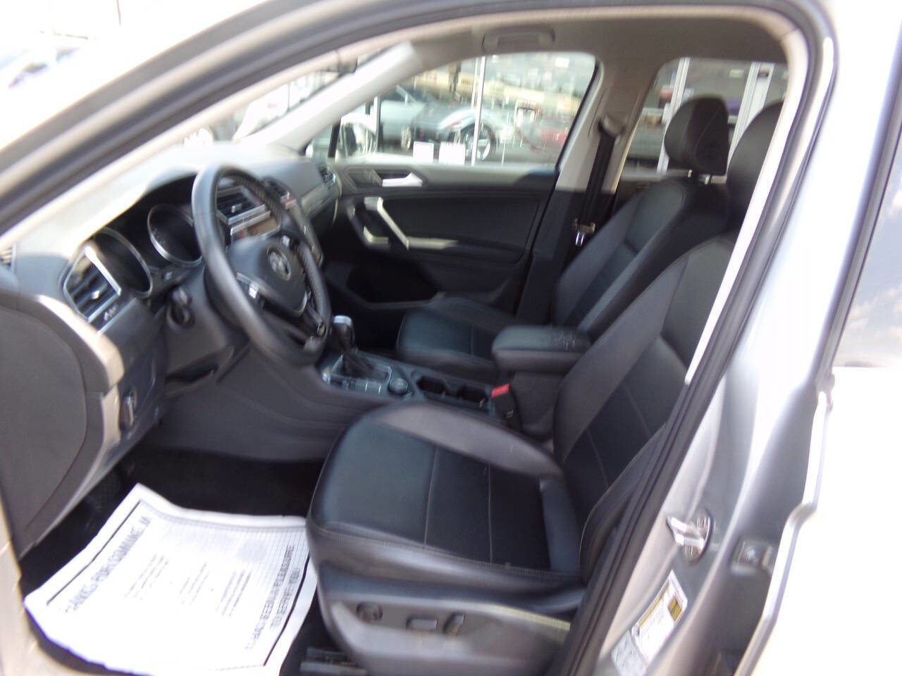 Used 2021 Volkswagen Tiguan SE image 11