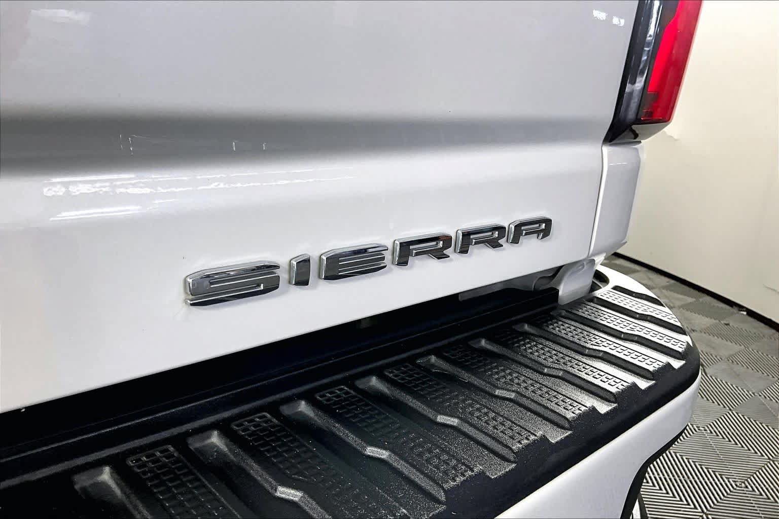 Used 2024 GMC Sierra 2500 Denali w/ Denali Reserve Package AWD/4WD image 30