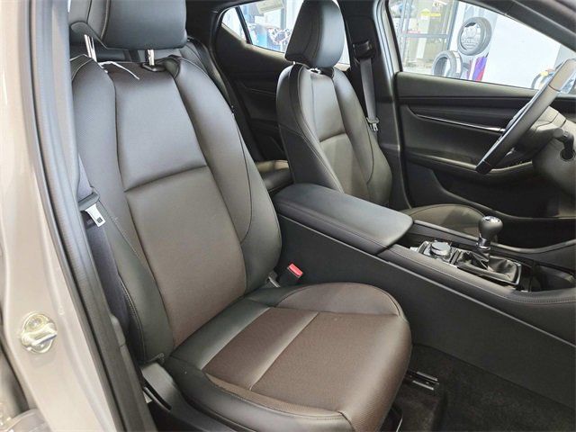 New 2025 MAZDA MAZDA3 2.5 S Hatchback w/ Premium Pkg image 13