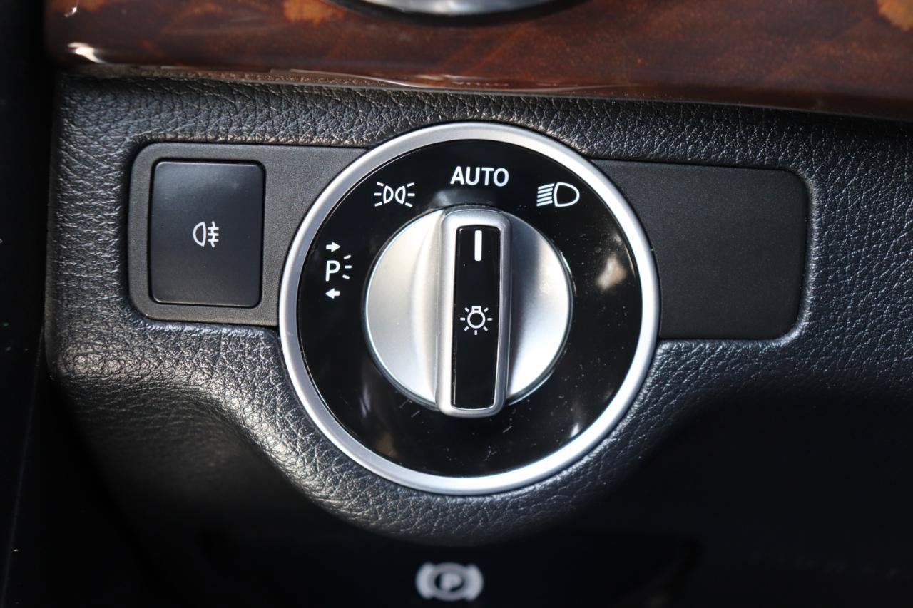 Used 2015 Mercedes-Benz GLK 350 4MATIC image 42