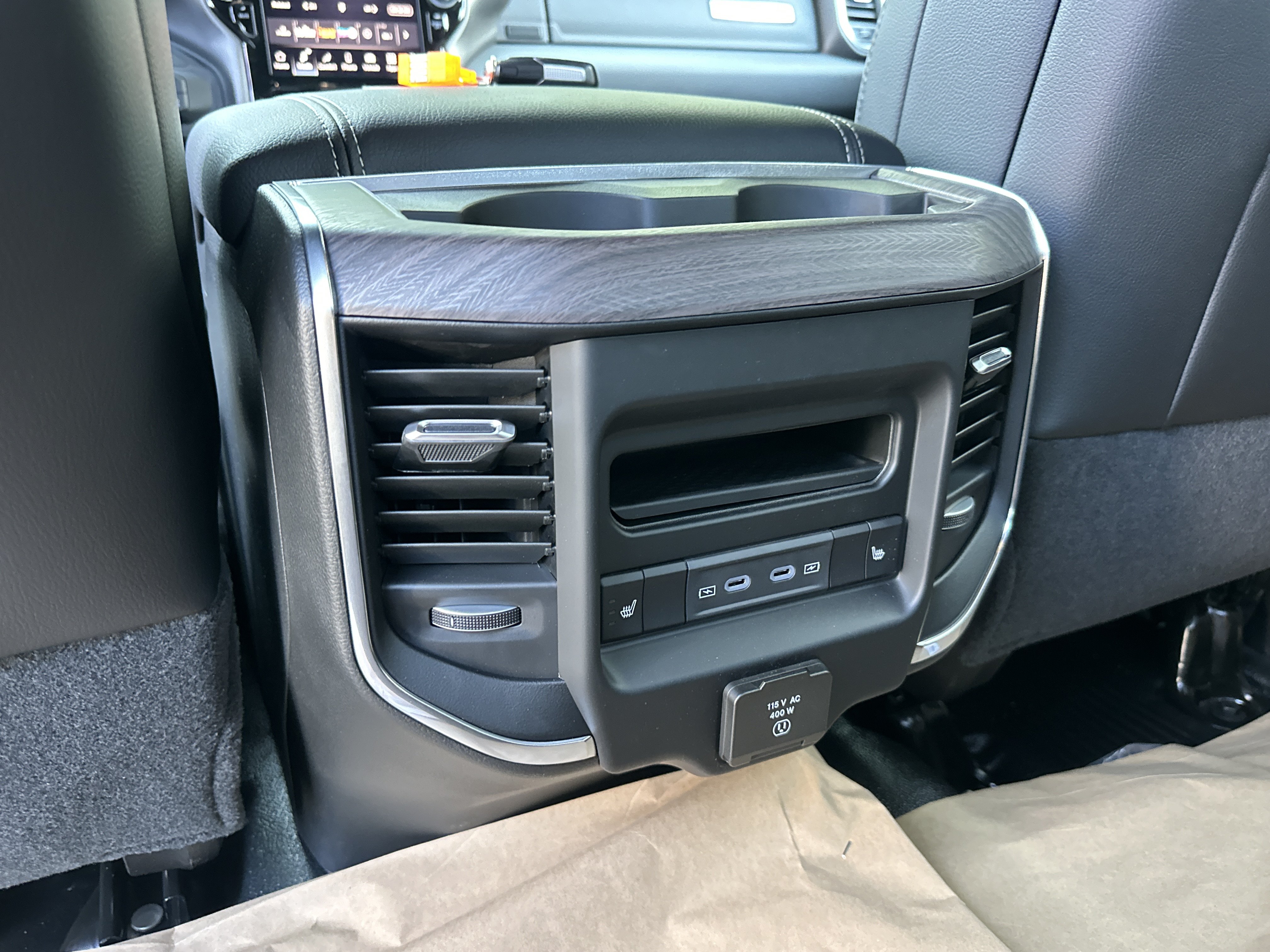 New 2026 RAM 5500 4x4 Crew Cab w/ Laramie Trim Package image 32