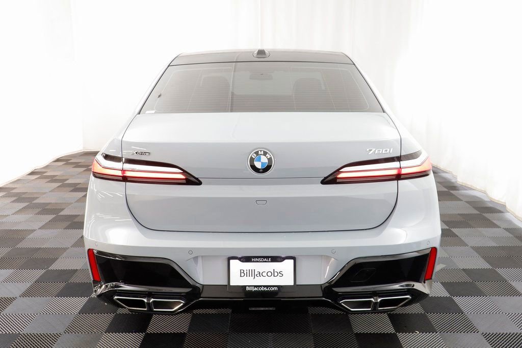 Used 2024 BMW 760i xDrive w/ Premium Package 2 image 18