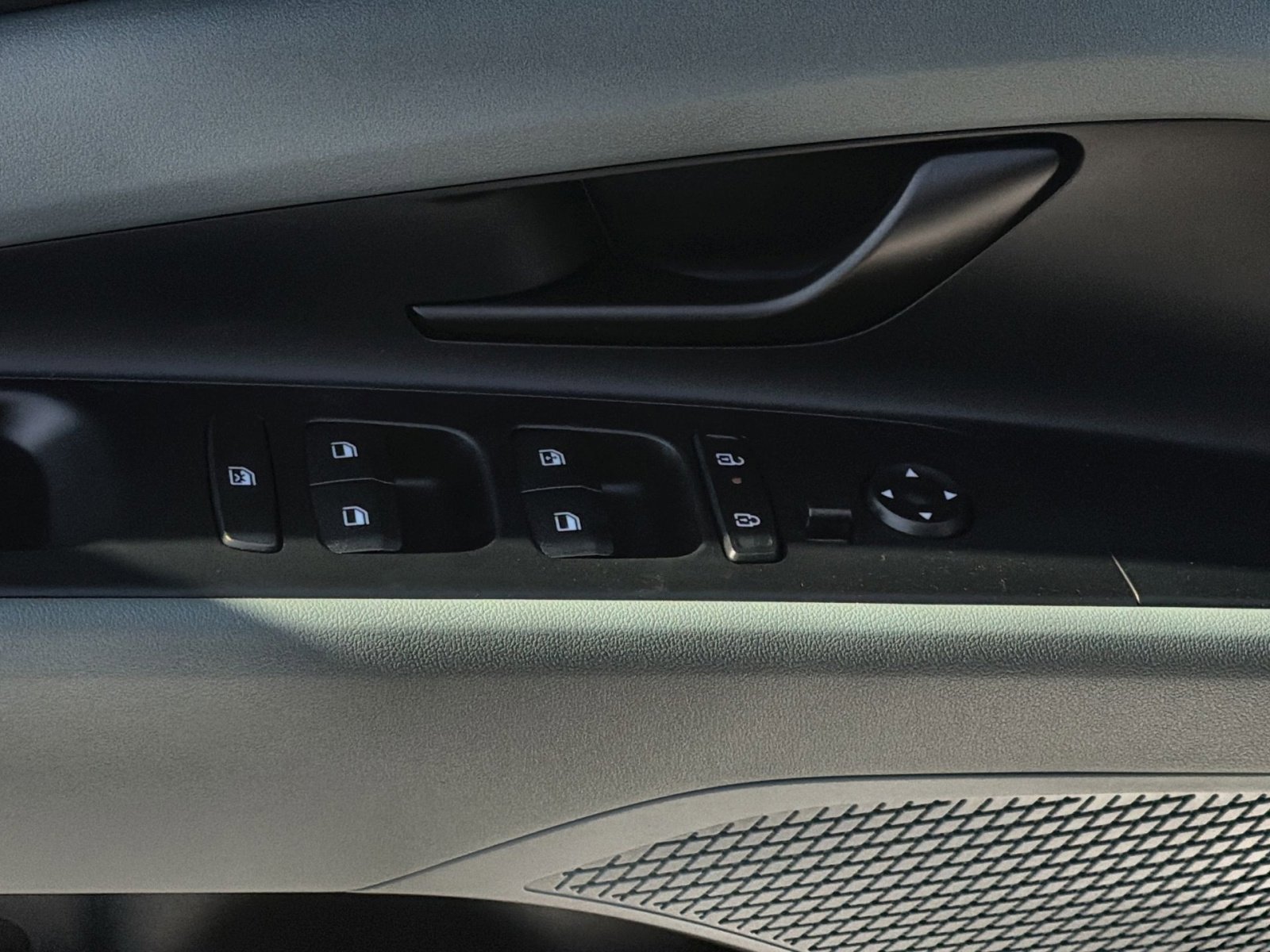 New 2026 Hyundai Elantra Limited image 15