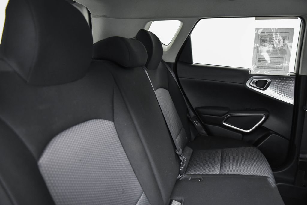 Used 2024 Kia Soul LX w/ Option Group 015 image 16