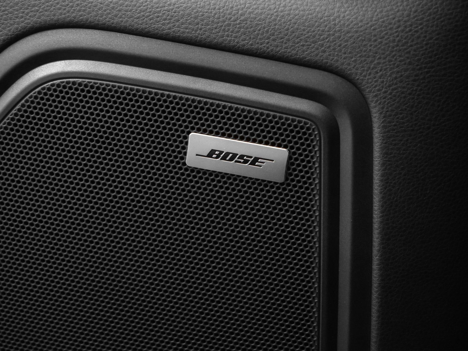 Certified 2025 Porsche Macan image 36