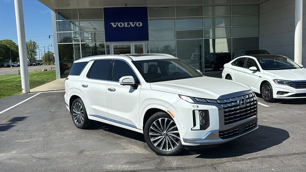 Used 2023 Hyundai Palisade Calligraphy AWD/4WD image 2