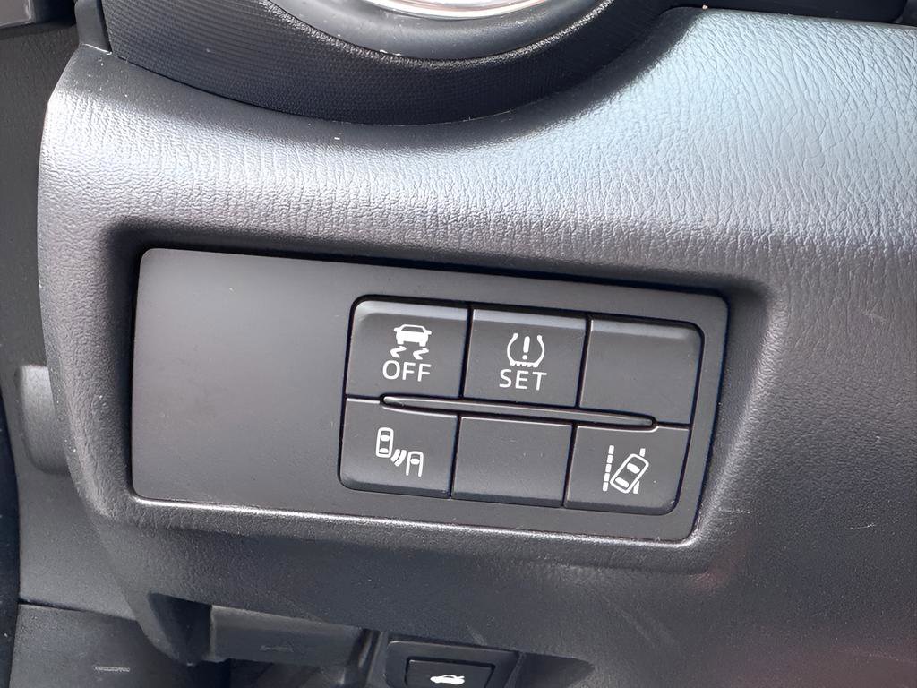 Used 2017 MAZDA MX-5 Miata RF Grand Touring image 32