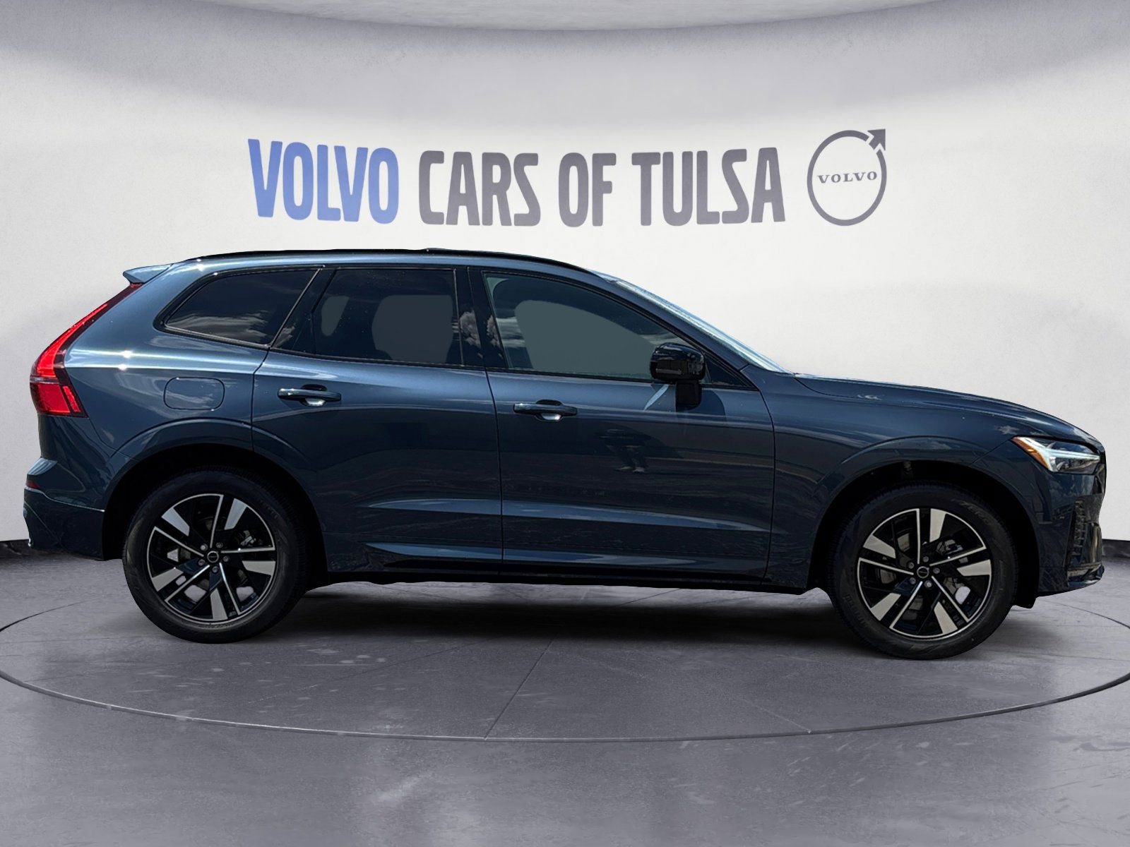New 2026 Volvo XC60 B5 Core w/ Protection Package Premier image 6