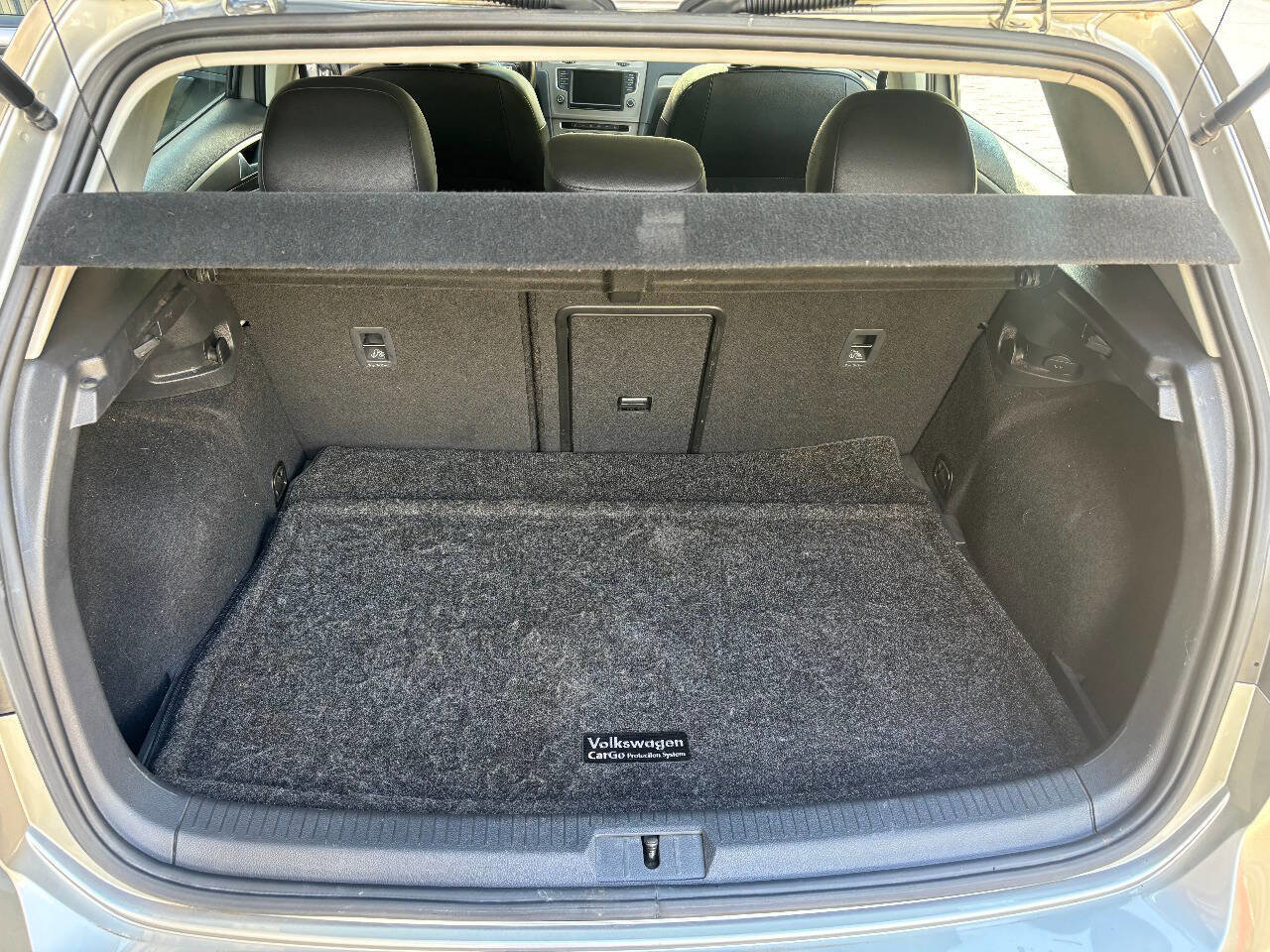 Used 2017 Volkswagen Golf Wolfsburg Edition image 11