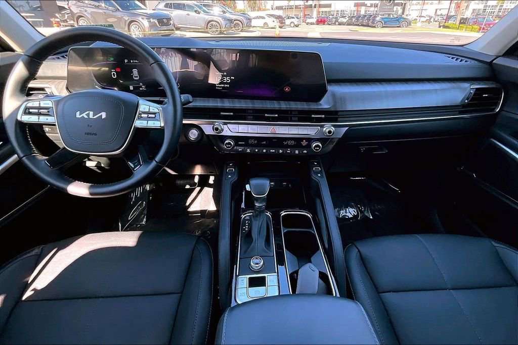 Used 2025 Kia Telluride EX image 11