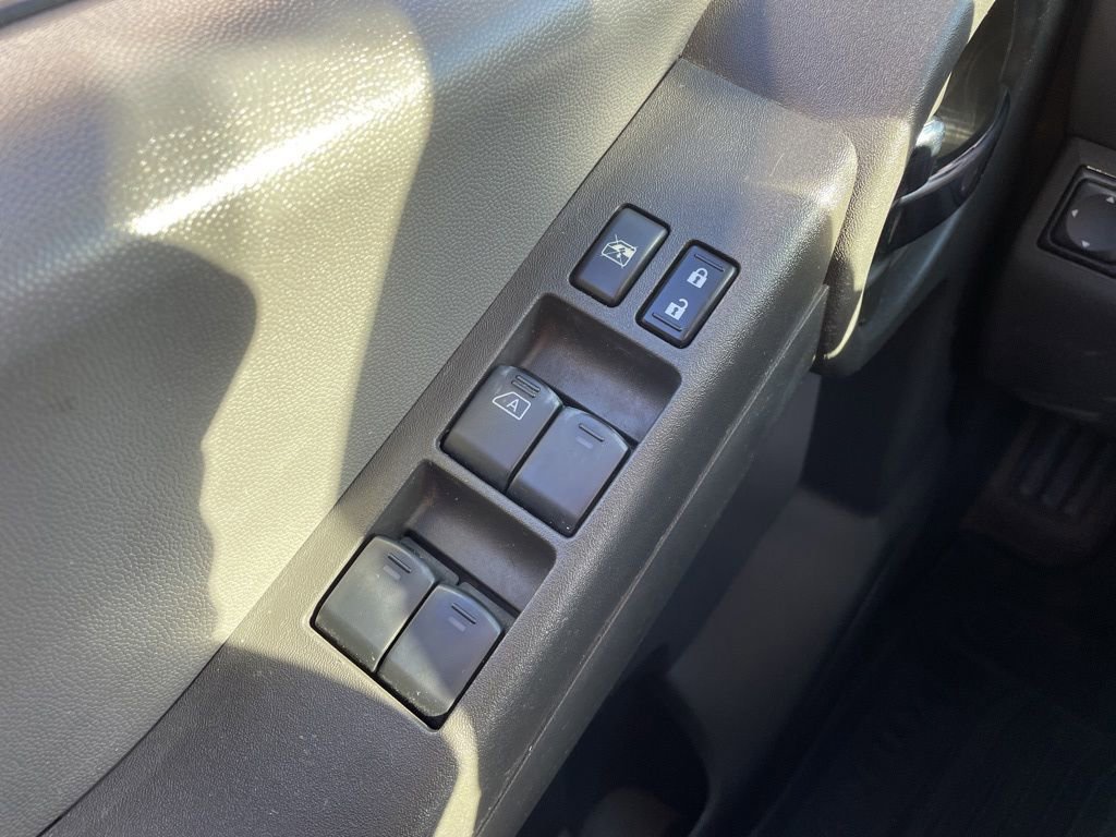 Used 2012 Nissan Xterra S image 16