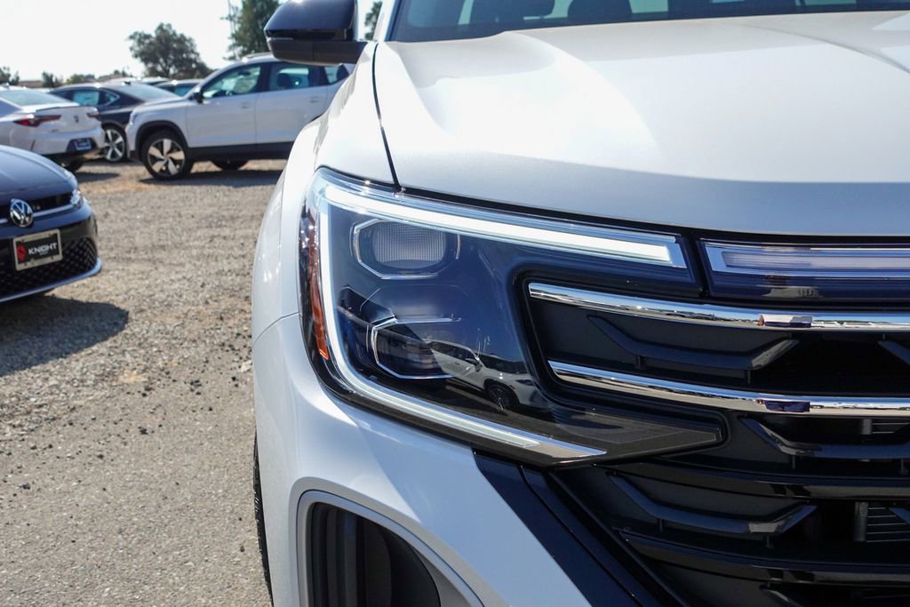New 2026 Volkswagen Atlas Peak Edition image 5