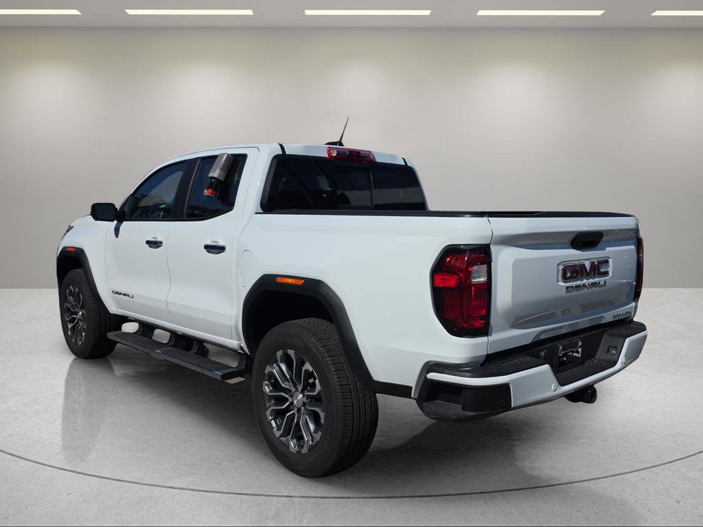Used 2023 GMC Canyon Denali image 8