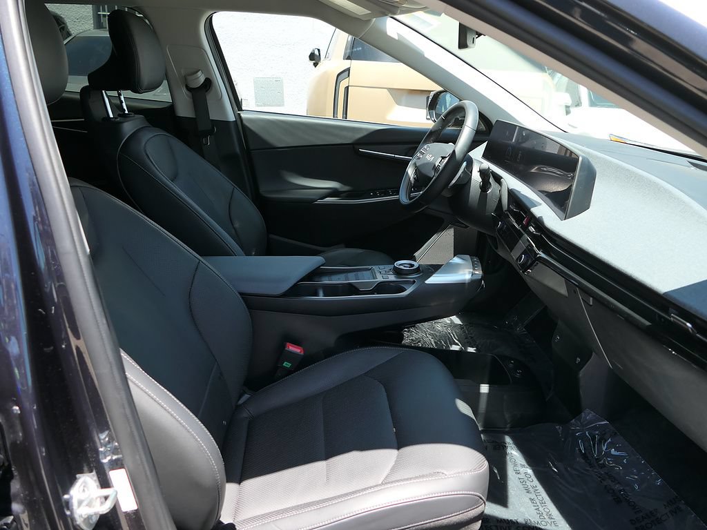 Used 2024 Kia EV6 Wind AWD/4WD image 25