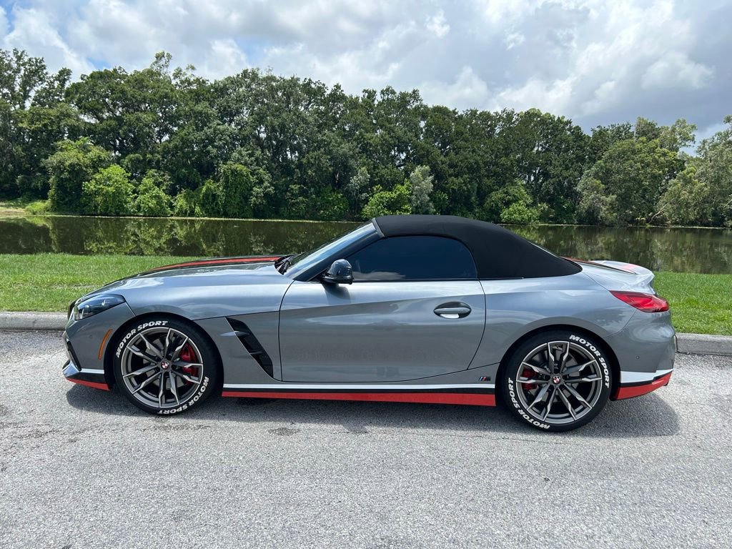 Used 2025 BMW Z4 M40i w/ Edition RWD image 3