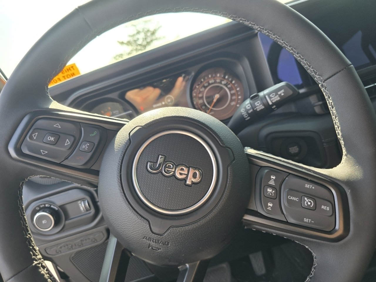 Used 2025 Jeep Wrangler Unlimited Rubicon AWD/4WD image 17