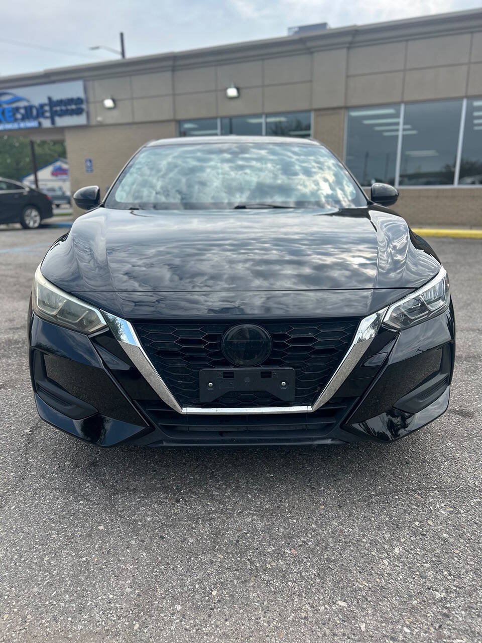 Used 2022 Nissan Sentra SV FWD image 2