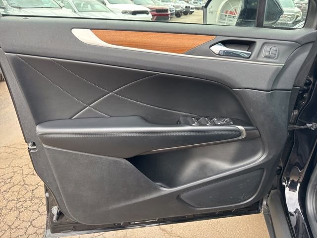 Used 2019 Lincoln MKC Reserve w/ MKC Climate Package image 8