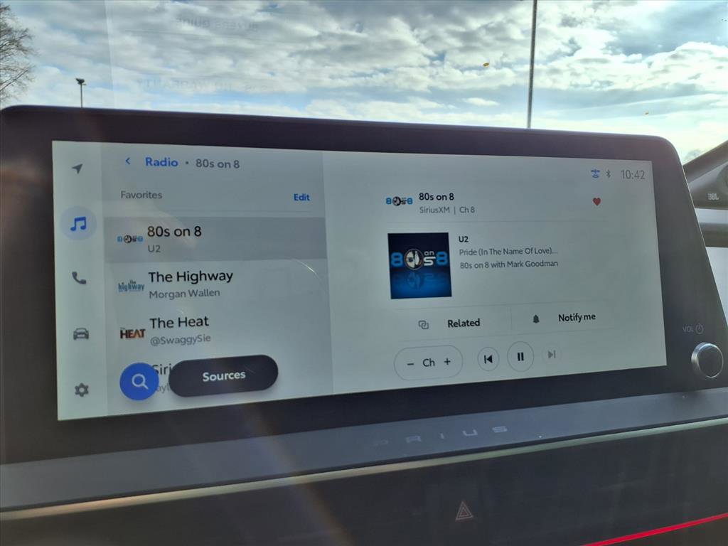 Certified 2025 Toyota Prius Plug-In Hybrid w/ Limited Premium Package image 8