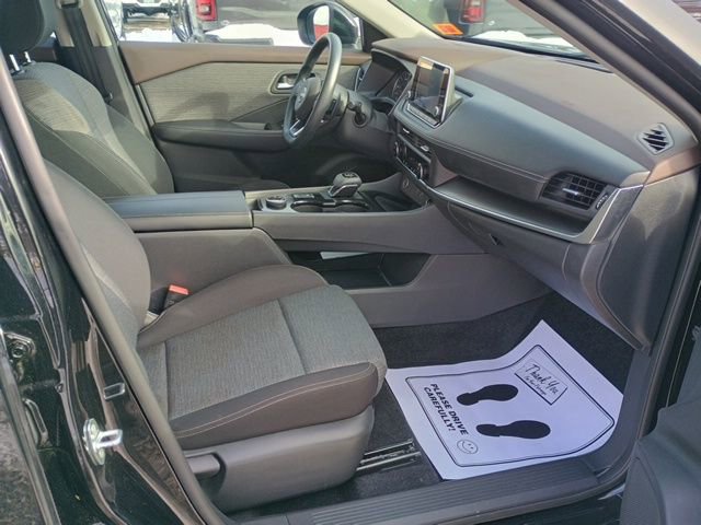 Used 2023 Nissan Rogue SV image 14