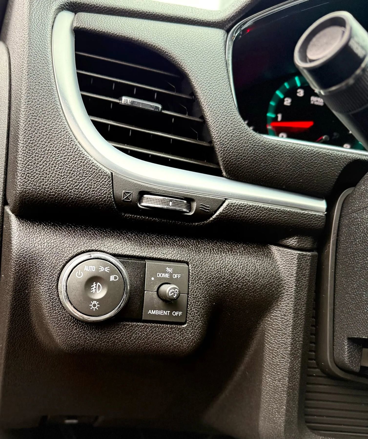 Used 2017 Chevrolet Traverse LT image 21