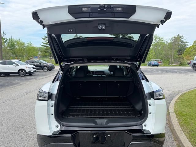 New 2026 Nissan Murano Platinum w/ Cargo Package AWD/4WD image 15