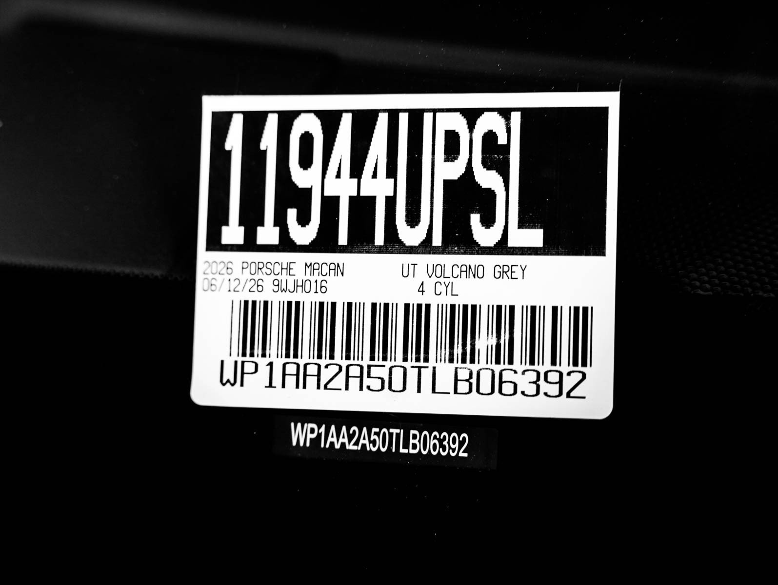 Certified 2026 Porsche Macan AWD/4WD image 33