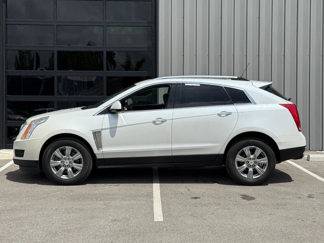 Used 2016 Cadillac SRX Luxury w/ Driver Awareness Package AWD/4WD image 8