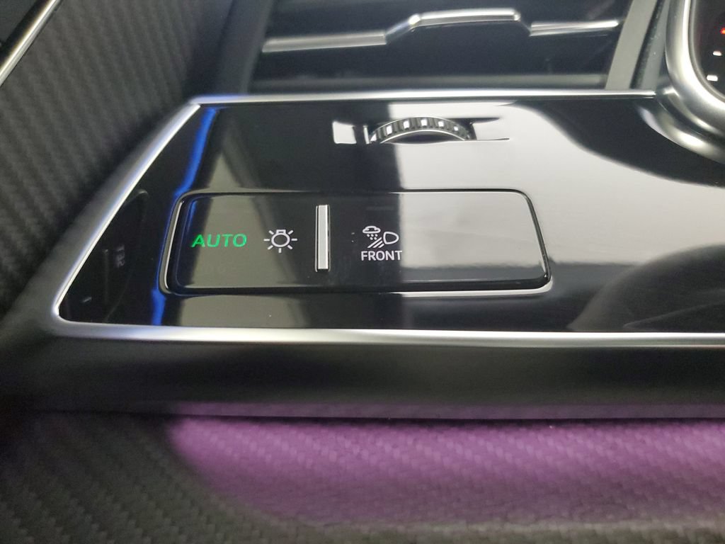 Used 2023 Audi RS Q8 w/ Black Optic Package AWD/4WD image 33
