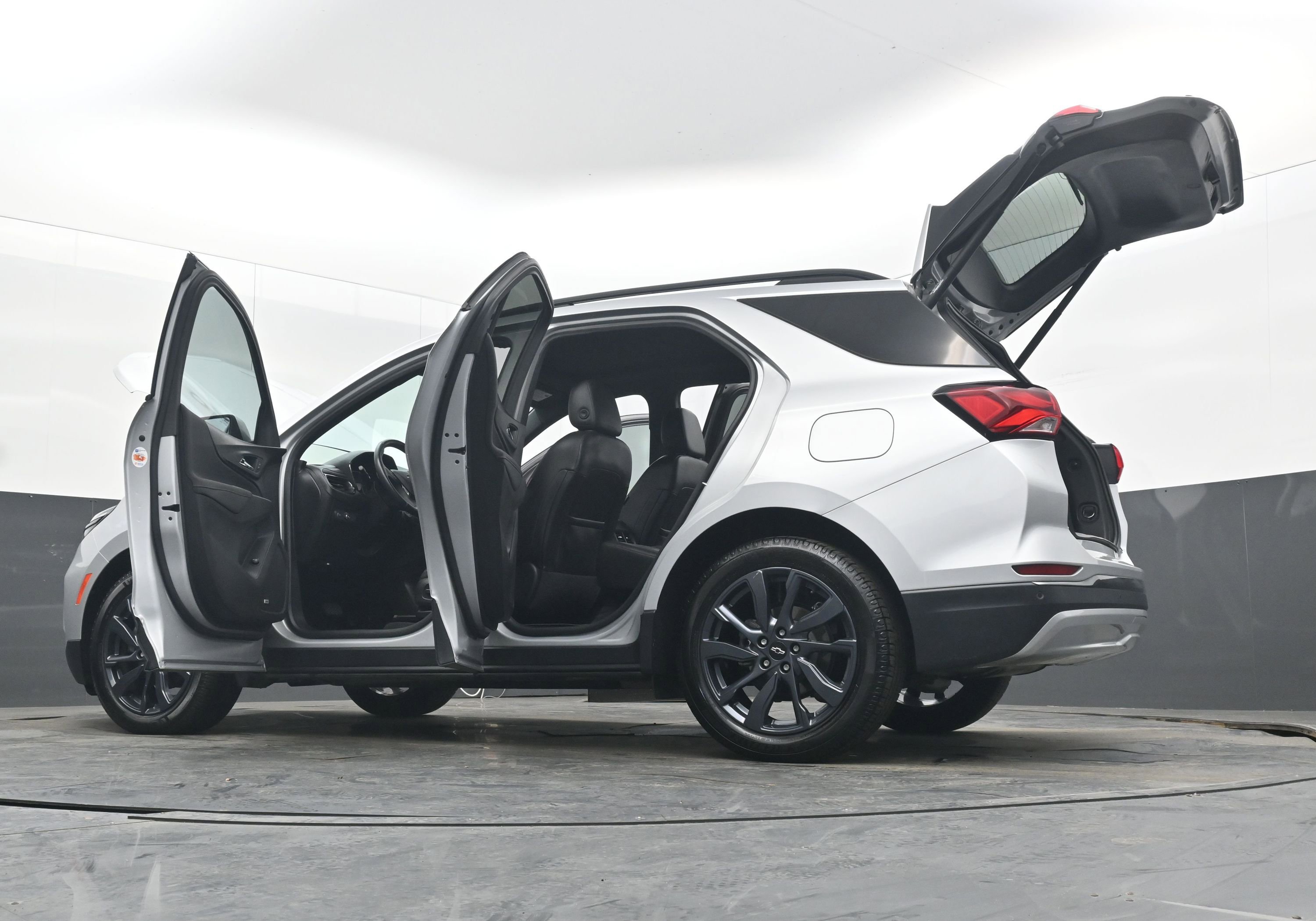 Used 2022 Chevrolet Equinox RS w/ RS Leather Package image 43